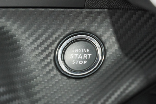 Peugeot e-208 EV Active Pack 50 kWh | 96,8% SOH | Navigatie | Parkeersensoren | Stoelverwarming