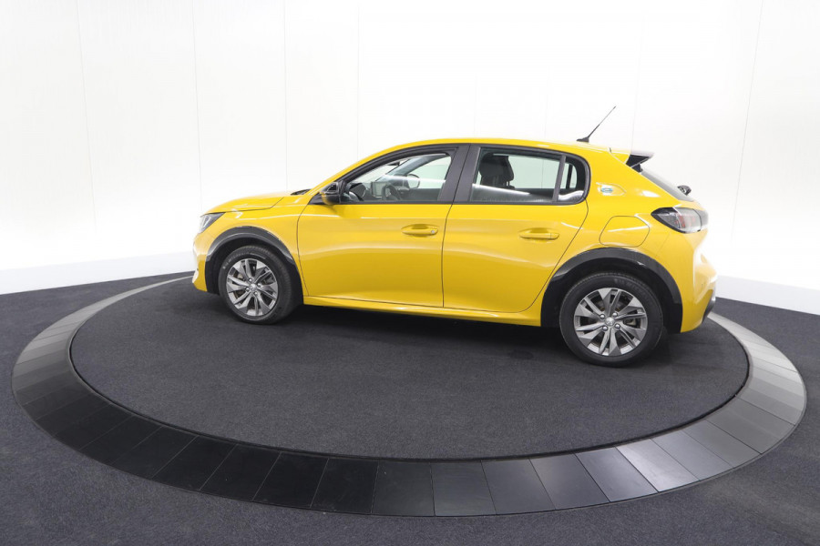 Peugeot e-208 EV Active Pack 50 kWh | 96,8% SOH | Navigatie | Parkeersensoren | Stoelverwarming