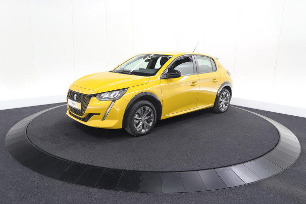 Peugeot e-208 EV Active Pack 50 kWh | 96,8% SOH | Navigatie | Parkeersensoren | Stoelverwarming