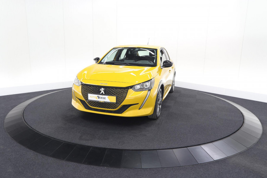 Peugeot e-208 EV Active Pack 50 kWh | 96,8% SOH | Navigatie | Parkeersensoren | Stoelverwarming