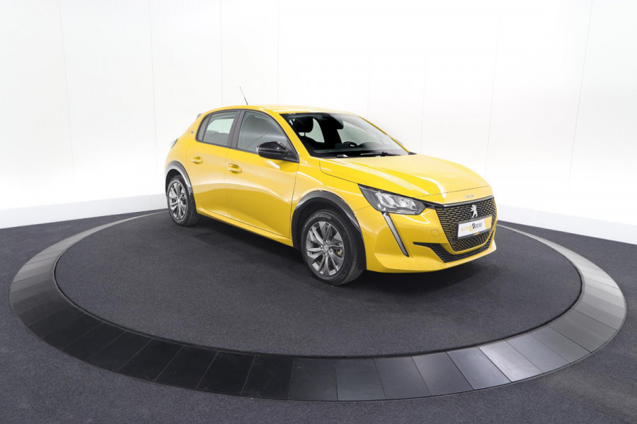 Peugeot e-208 EV Active Pack 50 kWh | 96,8% SOH | Navigatie | Parkeersensoren | Stoelverwarming