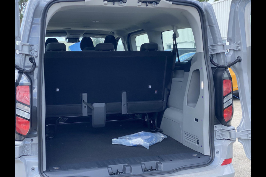 Ford Transit Custom 340 2.5 PHEV L2H1 Limited 233pk | Kombi | Incl. BTW/BPM | Dubbele zijschuifdeur | Privacy Glass | Inklapbare trekhaak | Verwarmbare bijrijdersbank | 17 inch lichtmetalen velgen | Driver Assistance Pack Premium | Verwarmbaar stuurwiel