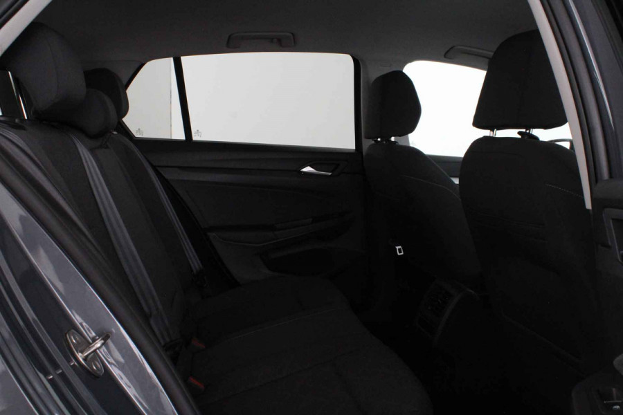 Volkswagen Golf 1.5 TSI Life Business > Dolphin Grey/Trekhaak/Camera/Winterpakket/Keyless/17inch...