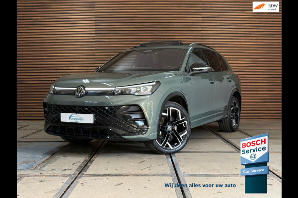 Volkswagen Tiguan EHybrid R-Line Black Edition | Fabrieksgarantie tot 2030 | VOL! | 272PK | IQ.Light | H/K Sound | Trekhaak |Leder