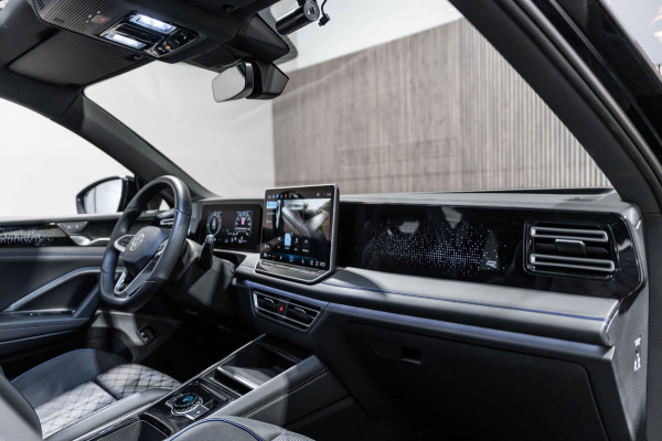 Volkswagen Tiguan 1.5 eTSI DSG R-Line Pano IQ Camera Black Edition