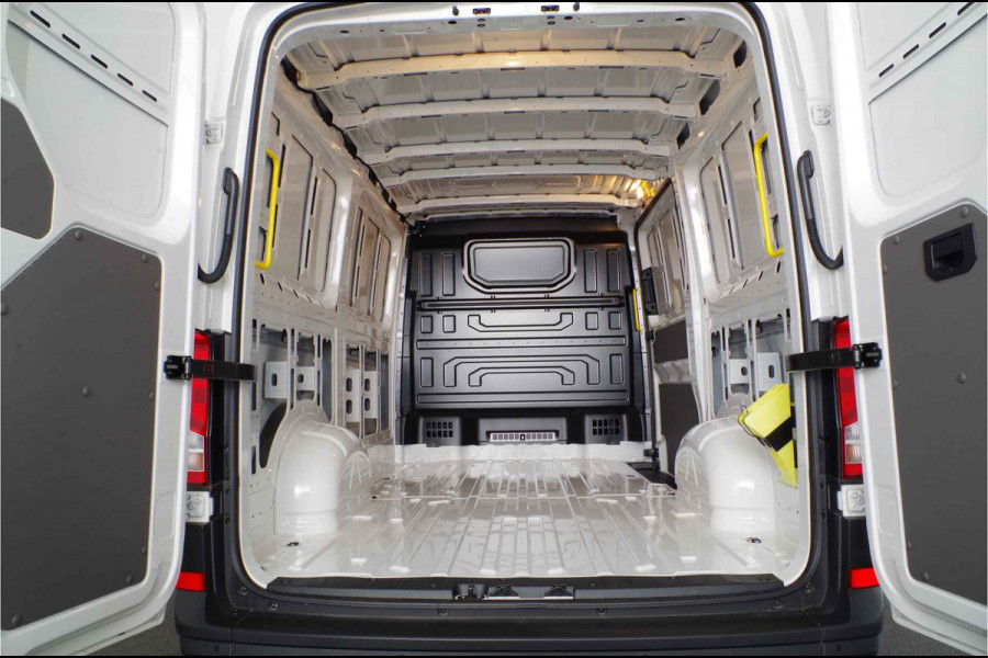 Volkswagen Crafter 35t 2.0 TDI L3H2 > BPM vrij!\Camera/cruise control/Apple Carplay/Android Auto/parkeersensor voor en achter Lease ook mogelijk!