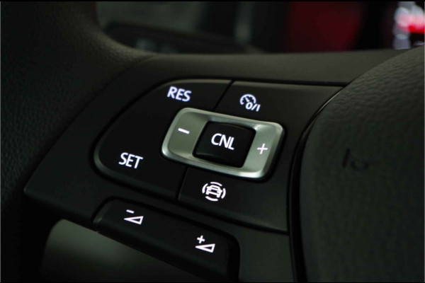 Volkswagen Crafter 35t 2.0 TDI L3H2 > BPM vrij!\Camera/cruise control/Apple Carplay/Android Auto/parkeersensor voor en achter Lease ook mogelijk!