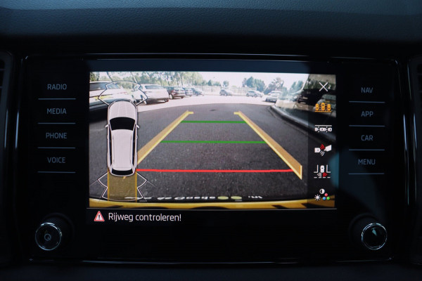 Škoda Kodiaq 1.5 TSI Sportline Business 7persoons org.NL pano-dak el.klep camera stuurverw. canton