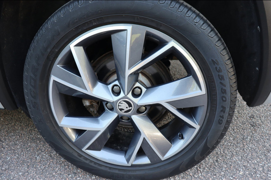 Škoda Kodiaq 1.5 TSI Sportline Business 7persoons org.NL pano-dak el.klep camera stuurverw. canton
