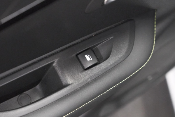 Peugeot e-208 EV GT 54 kWh | 95,7% SOH | 11 KW Lader | 360 Camera | Alcantara Pakket | Navigatie