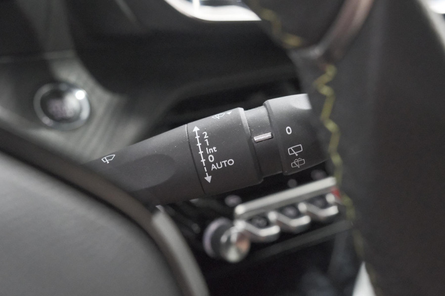 Peugeot e-208 EV GT 54 kWh | 95,7% SOH | 11 KW Lader | 360 Camera | Alcantara Pakket | Navigatie
