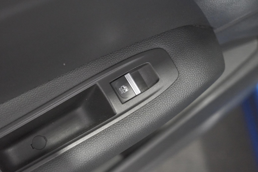 Renault Captur 1.6 Plug-in Hybrid 160 Intens | Camera | 9.3 Inch Groot Scherm | Navigatie