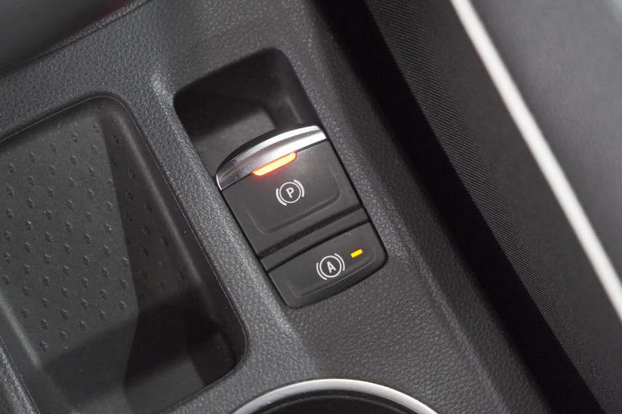 Renault Captur 1.6 Plug-in Hybrid 160 Intens | Camera | 9.3 Inch Groot Scherm | Navigatie