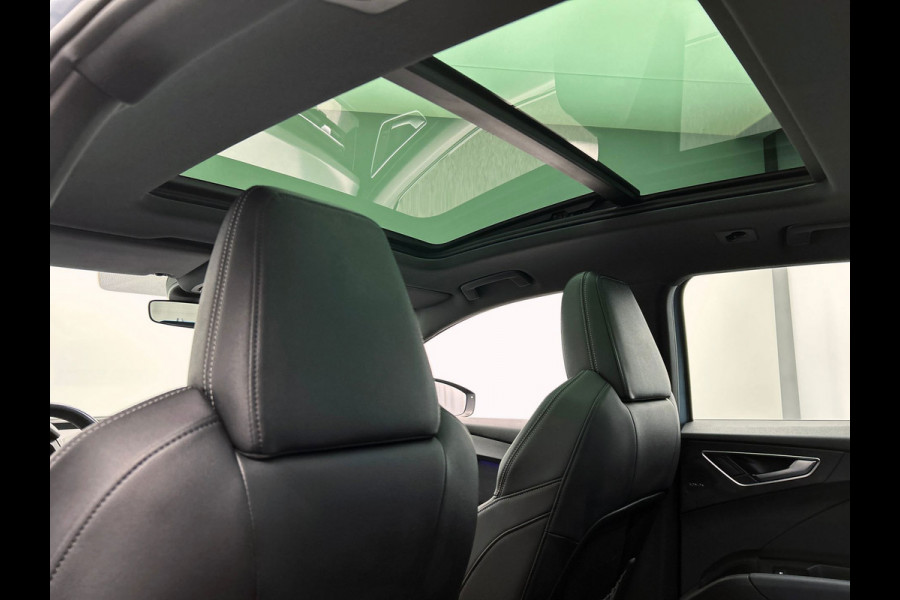 Audi Q4 e-tron 40 77 kWH I S-Line / interieur | Pano/dak I Zwart/optiek I Sonos I Adapt.cruise/control I Stoel/ Stuurverw I Camera
