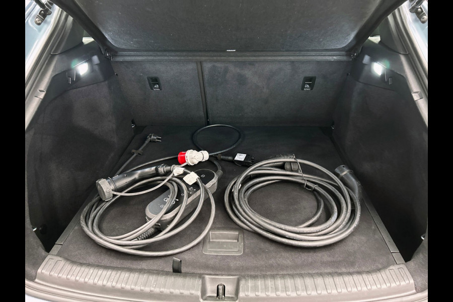 Audi Q4 e-tron 40 77 kWH I S-Line / interieur | Pano/dak I Zwart/optiek I Sonos I Adapt.cruise/control I Stoel/ Stuurverw I Camera