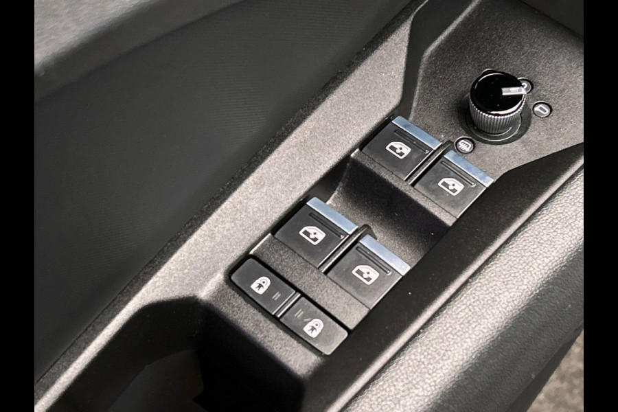 Audi Q4 e-tron 40 77 kWH I S-Line / interieur | Pano/dak I Zwart/optiek I Sonos I Adapt.cruise/control I Stoel/ Stuurverw I Camera