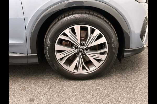 Audi Q4 e-tron 40 77 kWH I S-Line / interieur | Pano/dak I Zwart/optiek I Sonos I Adapt.cruise/control I Stoel/ Stuurverw I Camera
