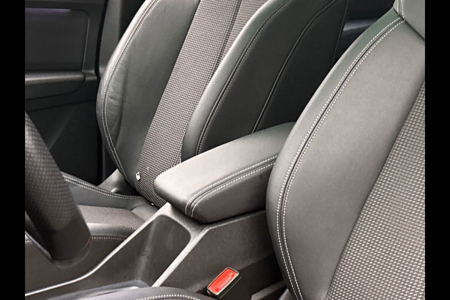 Audi Q4 e-tron 40 77 kWH I S-Line / interieur | Pano/dak I Zwart/optiek I Sonos I Adapt.cruise/control I Stoel/ Stuurverw I Camera
