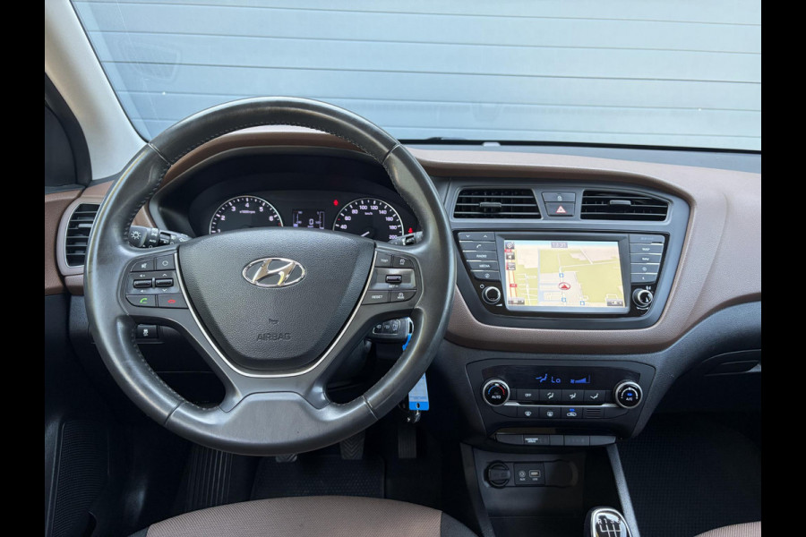 Hyundai i20 1.0 T-GDI Comfort 2e Eigenaar l Trekhaak l Navi l Camera l Carplay l Clima l Cruise l Rijstrooksensor l Pdc l N.A.P l Apk tot 05-2027