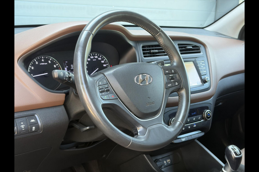 Hyundai i20 1.0 T-GDI Comfort 2e Eigenaar l Trekhaak l Navi l Camera l Carplay l Clima l Cruise l Rijstrooksensor l Pdc l N.A.P l Apk tot 05-2027