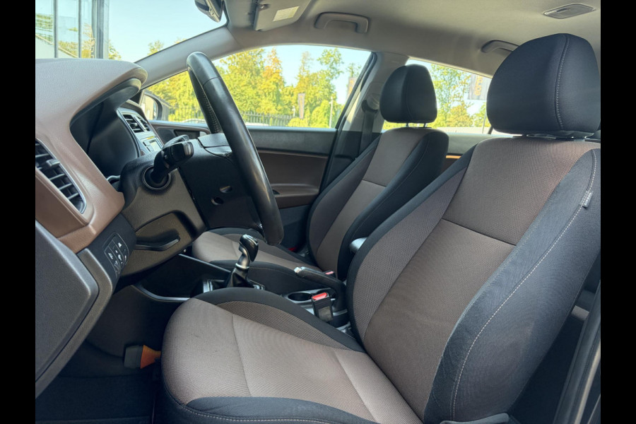 Hyundai i20 1.0 T-GDI Comfort 2e Eigenaar l Trekhaak l Navi l Camera l Carplay l Clima l Cruise l Rijstrooksensor l Pdc l N.A.P l Apk tot 05-2027