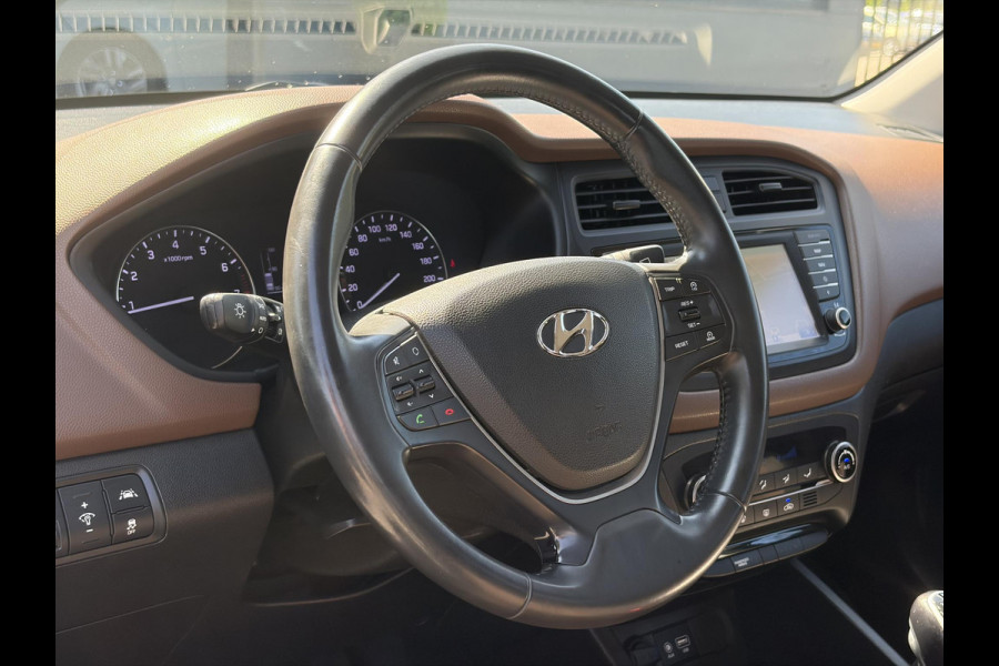 Hyundai i20 1.0 T-GDI Comfort 2e Eigenaar l Trekhaak l Navi l Camera l Carplay l Clima l Cruise l Rijstrooksensor l Pdc l N.A.P l Apk tot 05-2027
