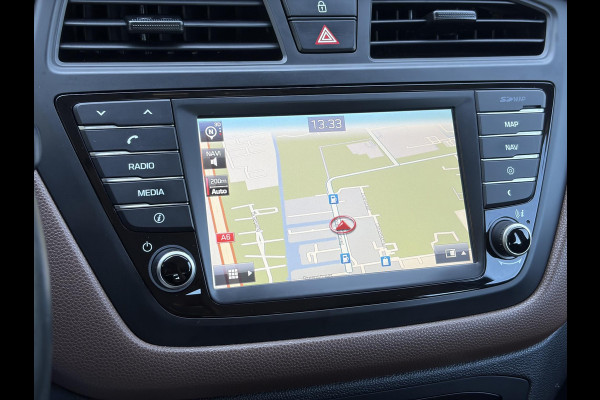Hyundai i20 1.0 T-GDI Comfort 2e Eigenaar l Trekhaak l Navi l Camera l Carplay l Clima l Cruise l Rijstrooksensor l Pdc l N.A.P l Apk tot 05-2027