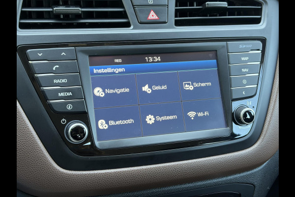 Hyundai i20 1.0 T-GDI Comfort 2e Eigenaar l Trekhaak l Navi l Camera l Carplay l Clima l Cruise l Rijstrooksensor l Pdc l N.A.P l Apk tot 05-2027