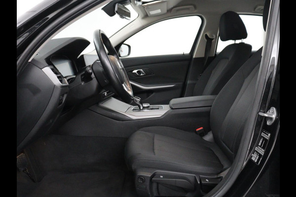 BMW 3 Serie 318i Business Edition | Cruise controle | Navigatie | Carplay | Park assist | Virtueel dahboard | NAP 123.477km