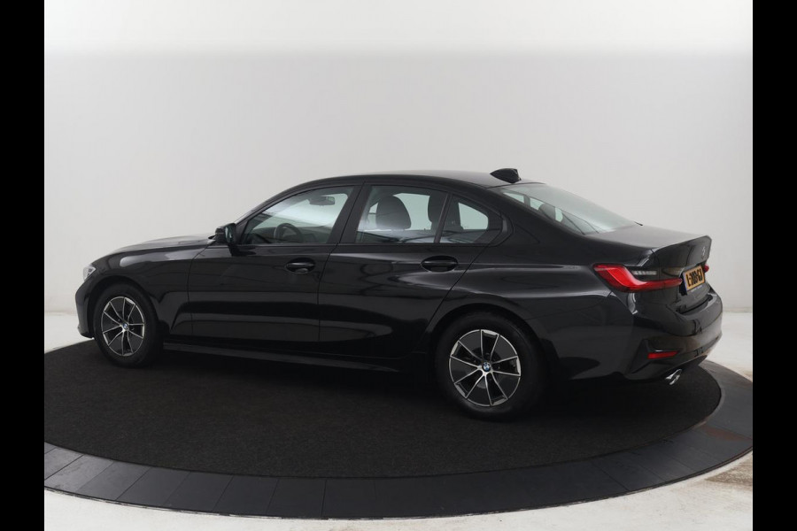 BMW 3 Serie 318i Business Edition | Cruise controle | Navigatie | Carplay | Park assist | Virtueel dahboard | NAP 123.477km