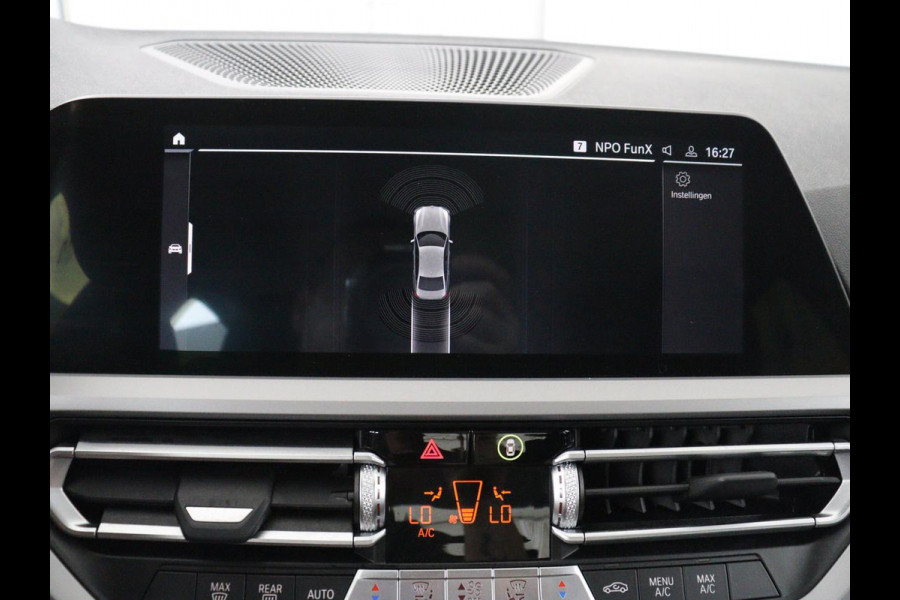 BMW 3 Serie 318i Business Edition | Cruise controle | Navigatie | Carplay | Park assist | Virtueel dahboard | NAP 123.477km