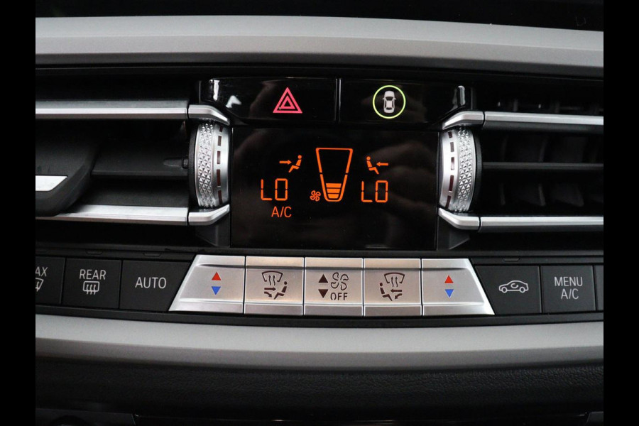 BMW 3 Serie 318i Business Edition | Cruise controle | Navigatie | Carplay | Park assist | Virtueel dahboard | NAP 123.477km