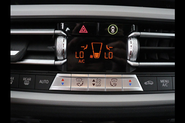 BMW 3 Serie 318i Business Edition | Cruise controle | Navigatie | Carplay | Park assist | Virtueel dahboard | NAP 123.477km