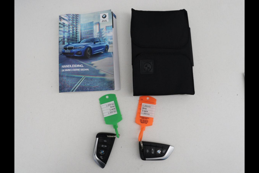 BMW 3 Serie 318i Business Edition | Cruise controle | Navigatie | Carplay | Park assist | Virtueel dahboard | NAP 123.477km