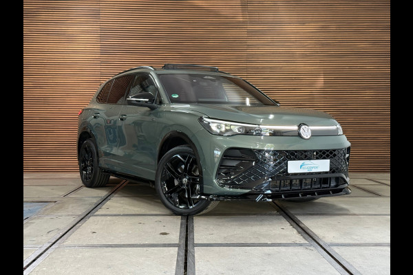 Volkswagen Tiguan 1.5 eHybrid R-Line Black MD Edition | Garantie tot 2030 | VOL! | 272PK | Full IQ.Light | H/K Sound | Trekhaak
