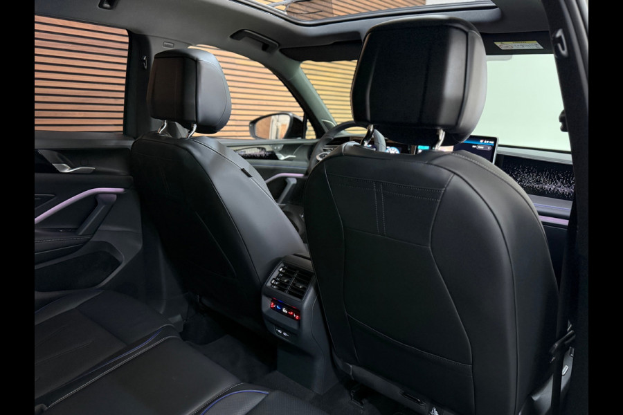 Volkswagen Tiguan 1.5 eHybrid R-Line Black MD Edition | Garantie tot 2030 | VOL! | 272PK | Full IQ.Light | H/K Sound | Trekhaak