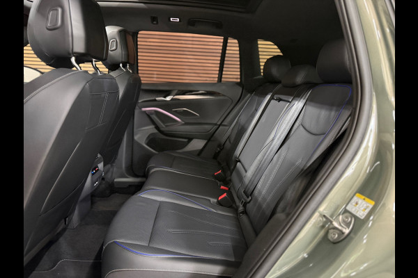 Volkswagen Tiguan 1.5 eHybrid R-Line Black MD Edition | Garantie tot 2030 | VOL! | 272PK | Full IQ.Light | H/K Sound | Trekhaak