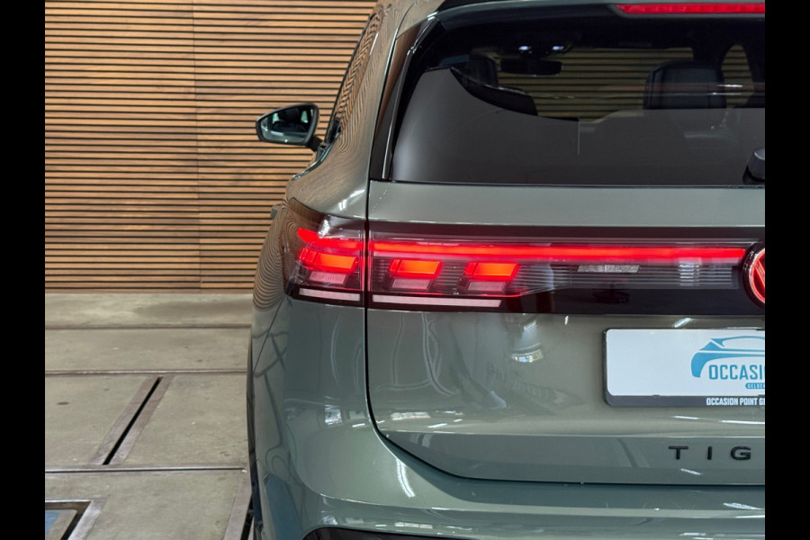 Volkswagen Tiguan 1.5 eHybrid R-Line Black MD Edition | Garantie tot 2030 | VOL! | 272PK | Full IQ.Light | H/K Sound | Trekhaak