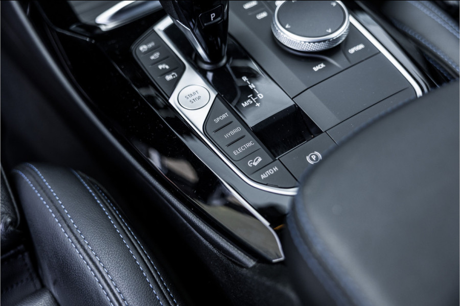 BMW X3 xDrive30e High Executive Leder / Head-Up / HiFi / Trekhaak / 360 camera