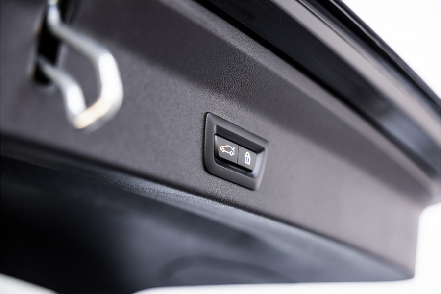 BMW X3 xDrive30e High Executive Leder / Head-Up / HiFi / Trekhaak / 360 camera