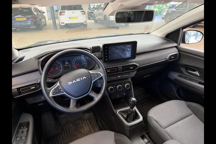 Dacia Jogger 1.0 TCe 110 EXTREME 7 ZITS GARANTIE TOT 2035* . CRUISE CONTROL . DODE HOEK DETECTIE . PARKEERSENSOREN VOOR EN ACHTER .