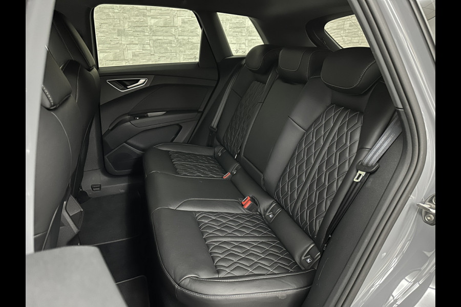 Audi Q4 e-tron 40 204PK 77 kWh | #RS-Leder | Uniek-Interieur | ACC | Sportstoelen | Getint Glas | MMI+ | Dynamic-Pakket | Stoelverwarming | Zwarte Hemelbekleding | LED | Lane Assist |