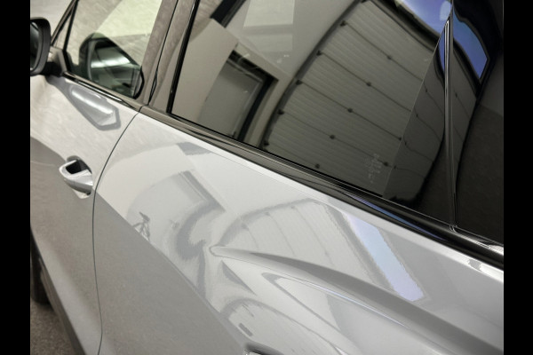 Audi Q4 e-tron 40 204PK 77 kWh | #RS-Leder | Uniek-Interieur | ACC | Sportstoelen | Getint Glas | MMI+ | Dynamic-Pakket | Stoelverwarming | Zwarte Hemelbekleding | LED | Lane Assist |