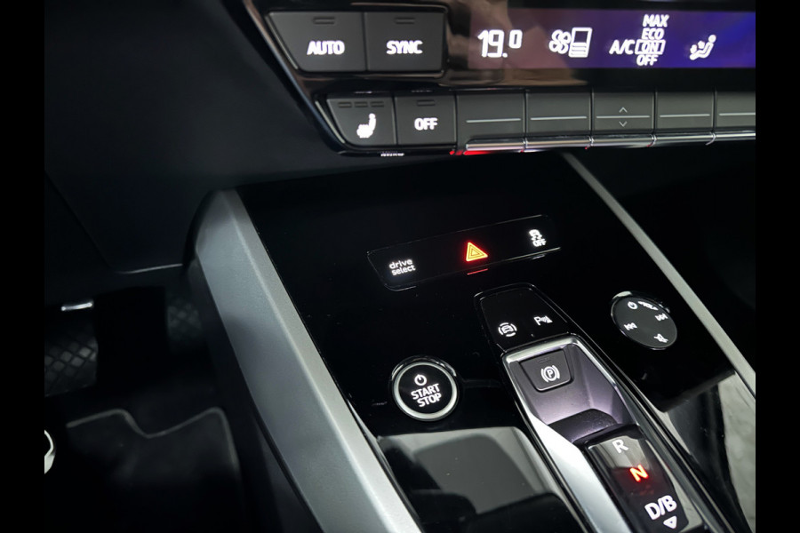 Audi Q4 e-tron 40 204PK 77 kWh | #RS-Leder | Uniek-Interieur | ACC | Sportstoelen | Getint Glas | MMI+ | Dynamic-Pakket | Stoelverwarming | Zwarte Hemelbekleding | LED | Lane Assist |