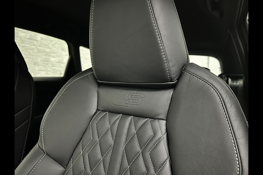 Audi Q4 e-tron 40 204PK 77 kWh | #RS-Leder | Uniek-Interieur | ACC | Sportstoelen | Getint Glas | MMI+ | Dynamic-Pakket | Stoelverwarming | Zwarte Hemelbekleding | LED | Lane Assist |