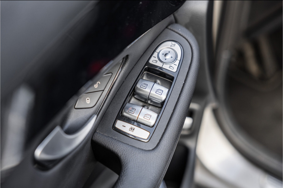 Mercedes-Benz GLC 300e 4MATIC Camera / Leder / Led / Chroom