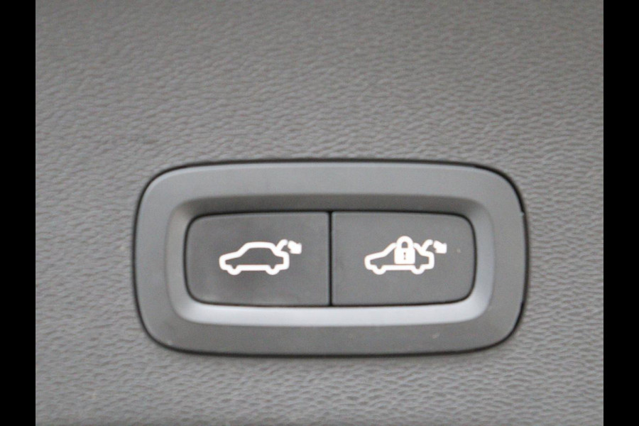 Volvo C40 Recharge Twin Intro Edition 78 kWh | SOH 91,2% | Panoramadak | Leder/alcantara | Memory | Stuur/stoel verwarming | Carplay | Harman/Kardon | 360 camera | Park assist