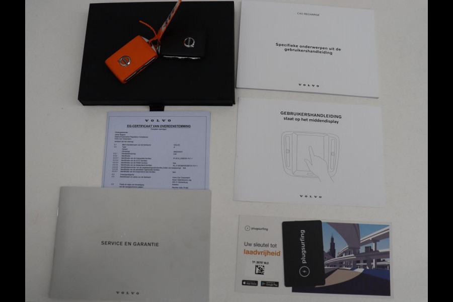 Volvo C40 Recharge Twin Intro Edition 78 kWh | SOH 91,2% | Panoramadak | Leder/alcantara | Memory | Stuur/stoel verwarming | Carplay | Harman/Kardon | 360 camera | Park assist