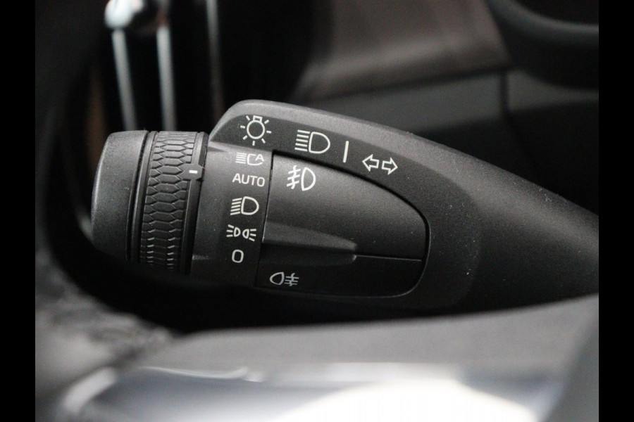 Volvo C40 Recharge Twin Intro Edition 78 kWh | SOH 91,2% | Panoramadak | Leder/alcantara | Memory | Stuur/stoel verwarming | Carplay | Harman/Kardon | 360 camera | Park assist