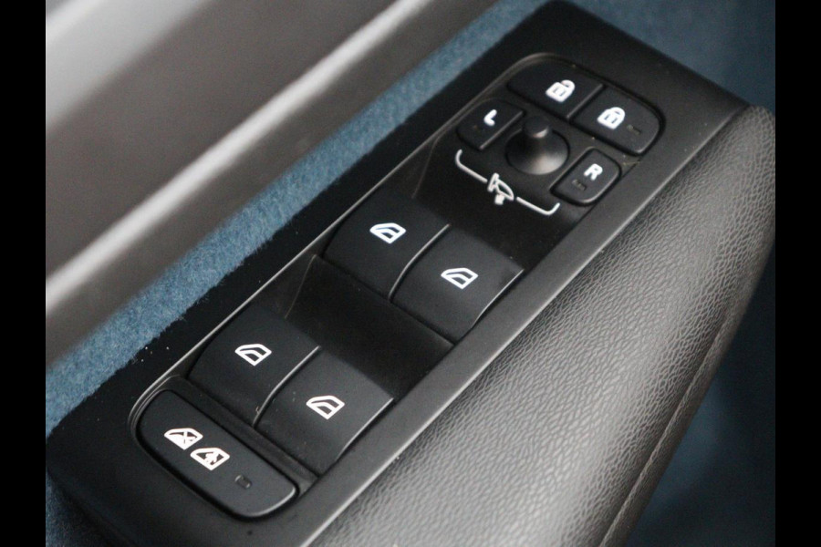 Volvo C40 Recharge Twin Intro Edition 78 kWh | SOH 91,2% | Panoramadak | Leder/alcantara | Memory | Stuur/stoel verwarming | Carplay | Harman/Kardon | 360 camera | Park assist